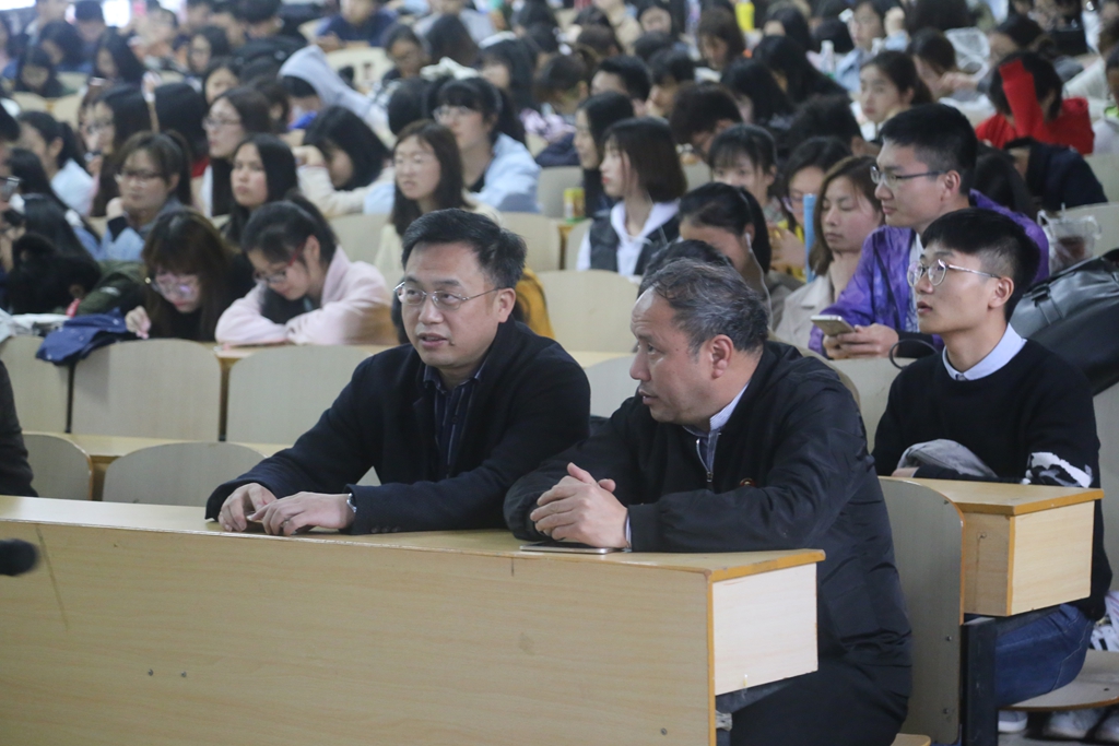 2017年商学院见习汇报会顺利召开 2017年商学院见习汇报会顺利召开