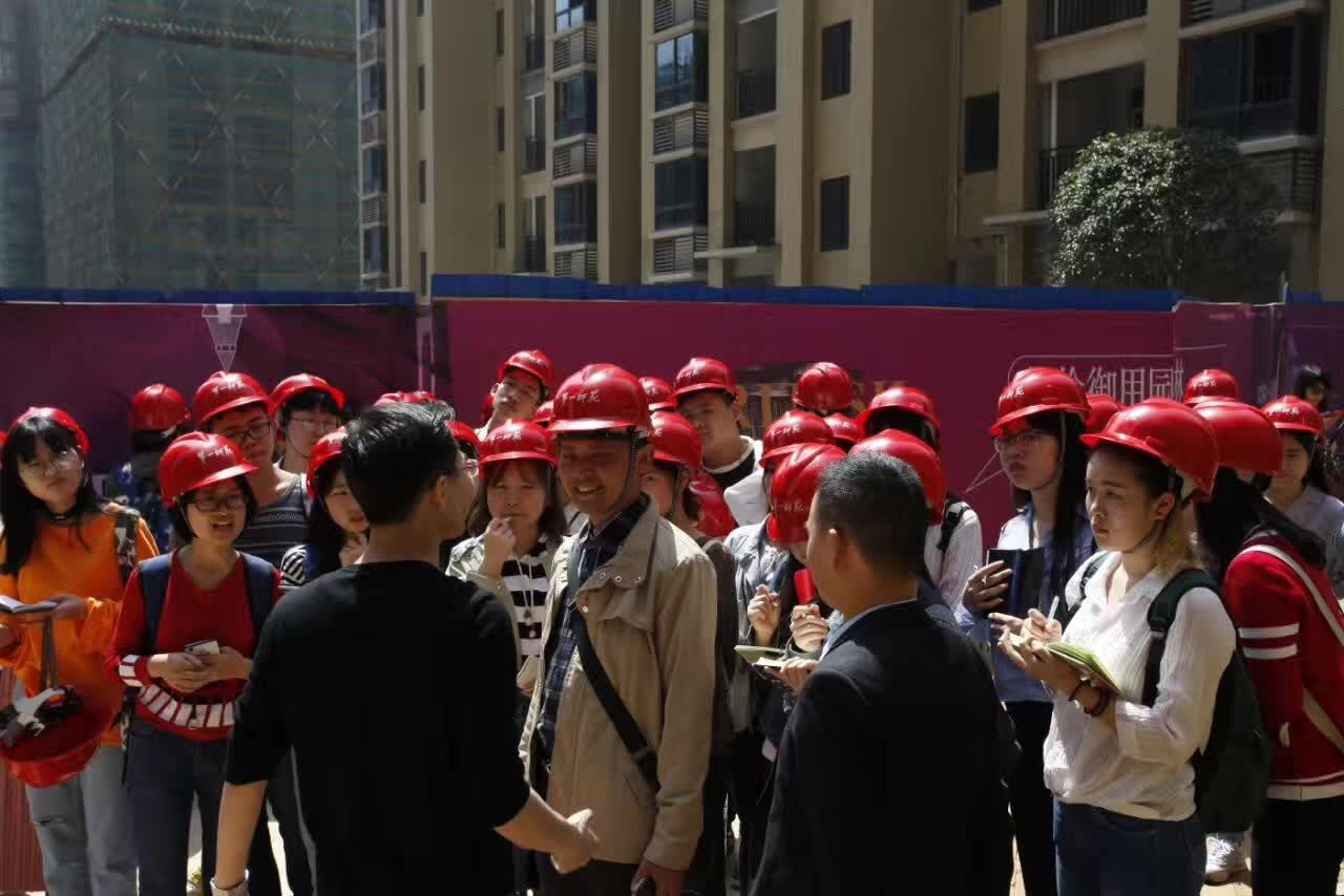 曹兴副校长莅临市场营销专业见习基地亲切指导见习工作 曹兴副校长莅临市场营销专业见习基地亲切指导见习工作